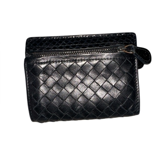 Bottega Veneta Calfskin Wallet - Picture 2 of 9
